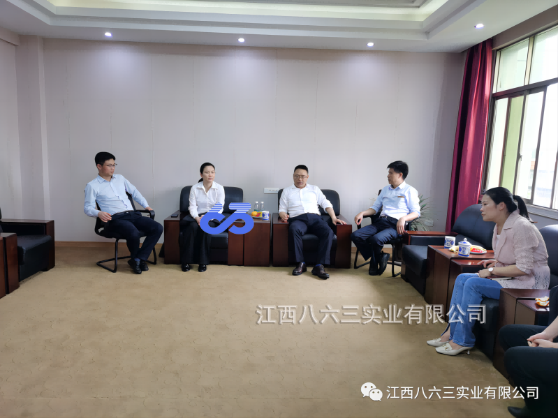 萍鄉(xiāng)學院黨委委員、副院長邱建丁一行到八六三開展調研指導